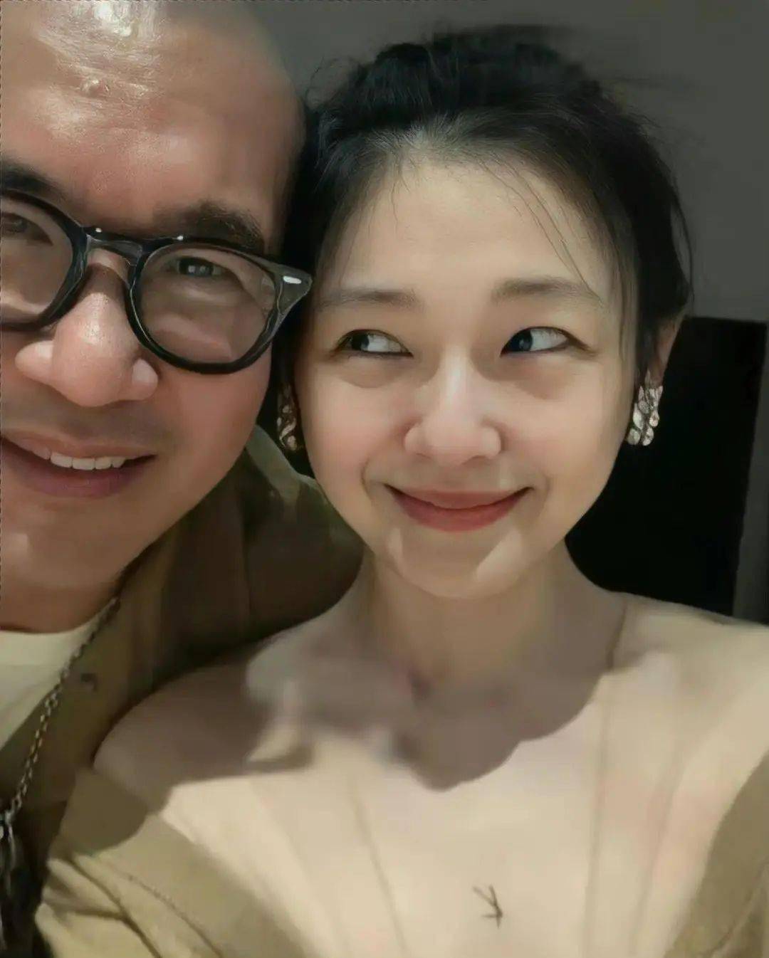 婚纱轻纱_轻婚纱_婚纱轻纱照片