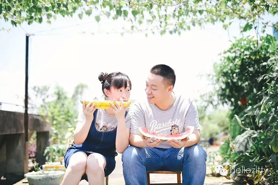 轻婚纱_婚纱轻纱照片_婚纱轻纱好还是重纱好