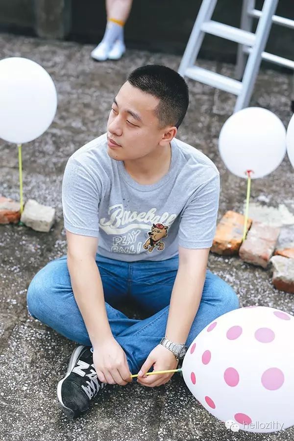 婚纱轻纱照片_婚纱轻纱好还是重纱好_轻婚纱