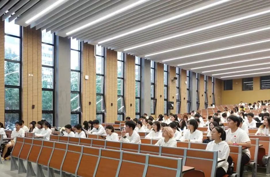 北京外国语学院国际班_北京外国语大学国际学生_北京外国语大学学生
