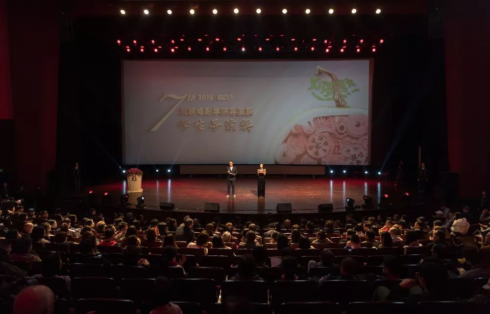 北京电影学院学生_北京电影学院学生_电影学院北京学生多吗