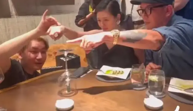 轻婚纱_婚纱轻纱好还是重纱好_婚纱轻纱