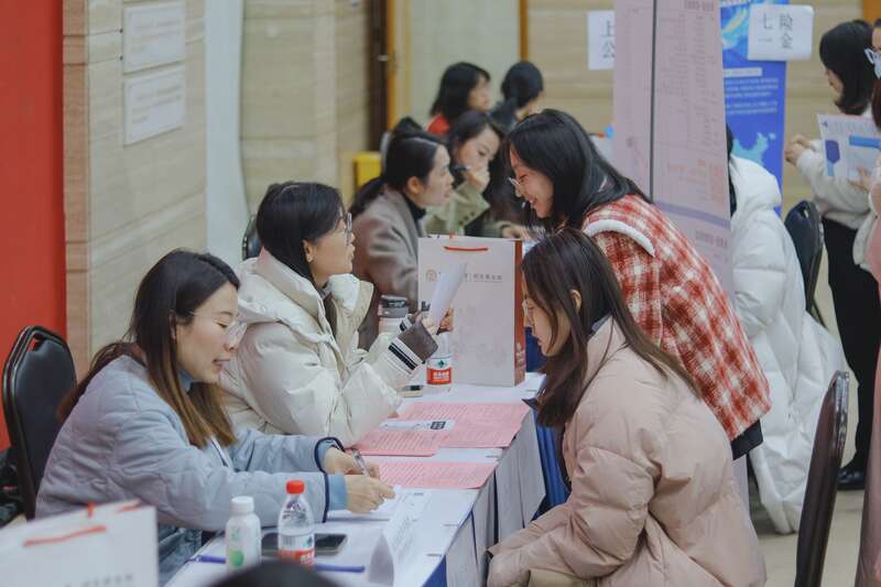 中国人民大学学子_人民大学学生中国有多少人_中国人民大学学生