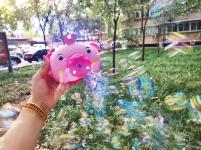 泡泡机安装与操作视频_泡泡机不出泡泡怎么回事_泡泡机