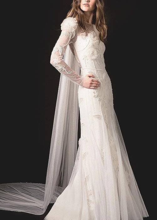 婚纱轻的好还是重的好_轻婚纱_婚纱轻纱照片