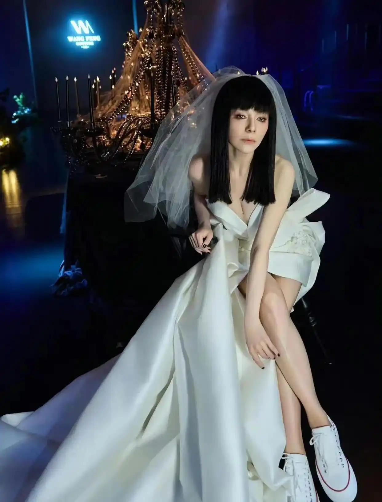 婚纱轻纱_婚纱轻纱是哪一种_轻婚纱