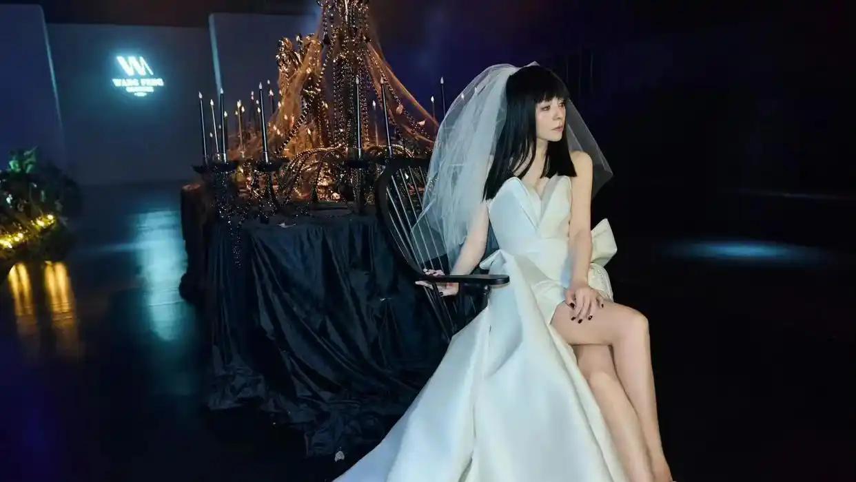 婚纱轻纱是哪一种_轻婚纱_婚纱轻纱