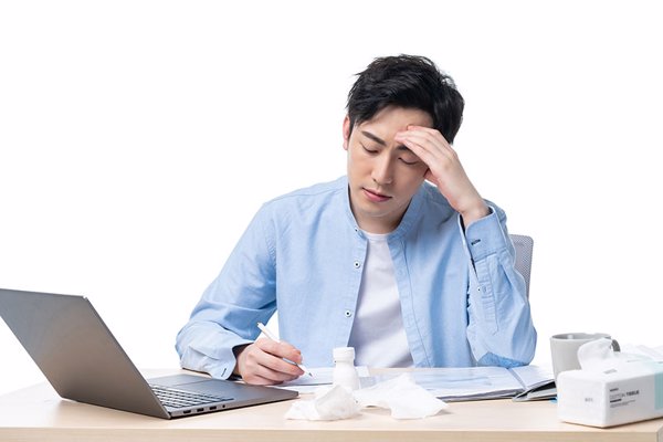头晕出虚汗是怎么回事_头晕出虚汗_头晕出虚汗是什么原因引起的