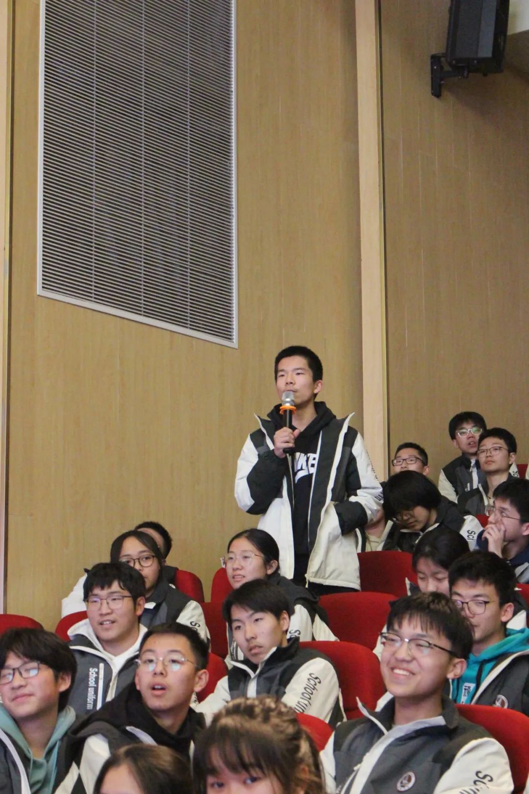 上海交大教轨副教授_上海交通大学副教授_上海交通大学副教授