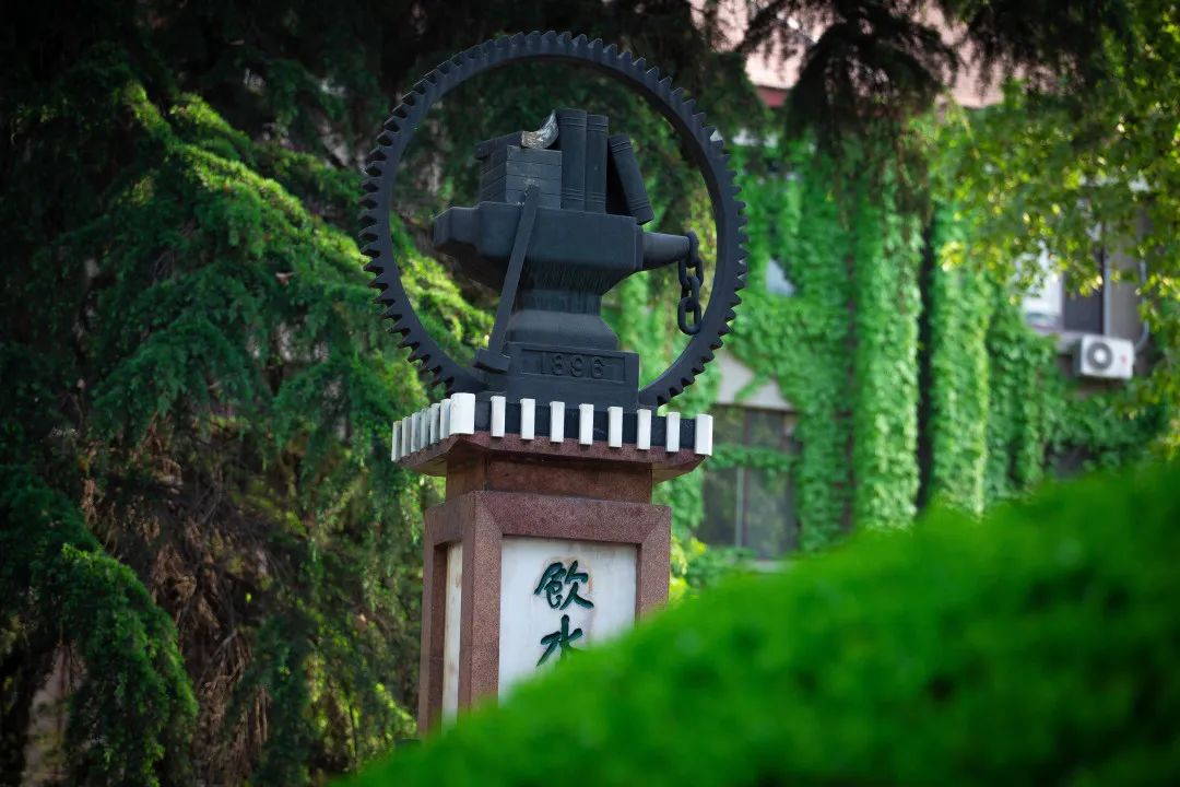 西安交通大学校友_西安交通大学三位杰出校友_西安交通大学知名校友简介