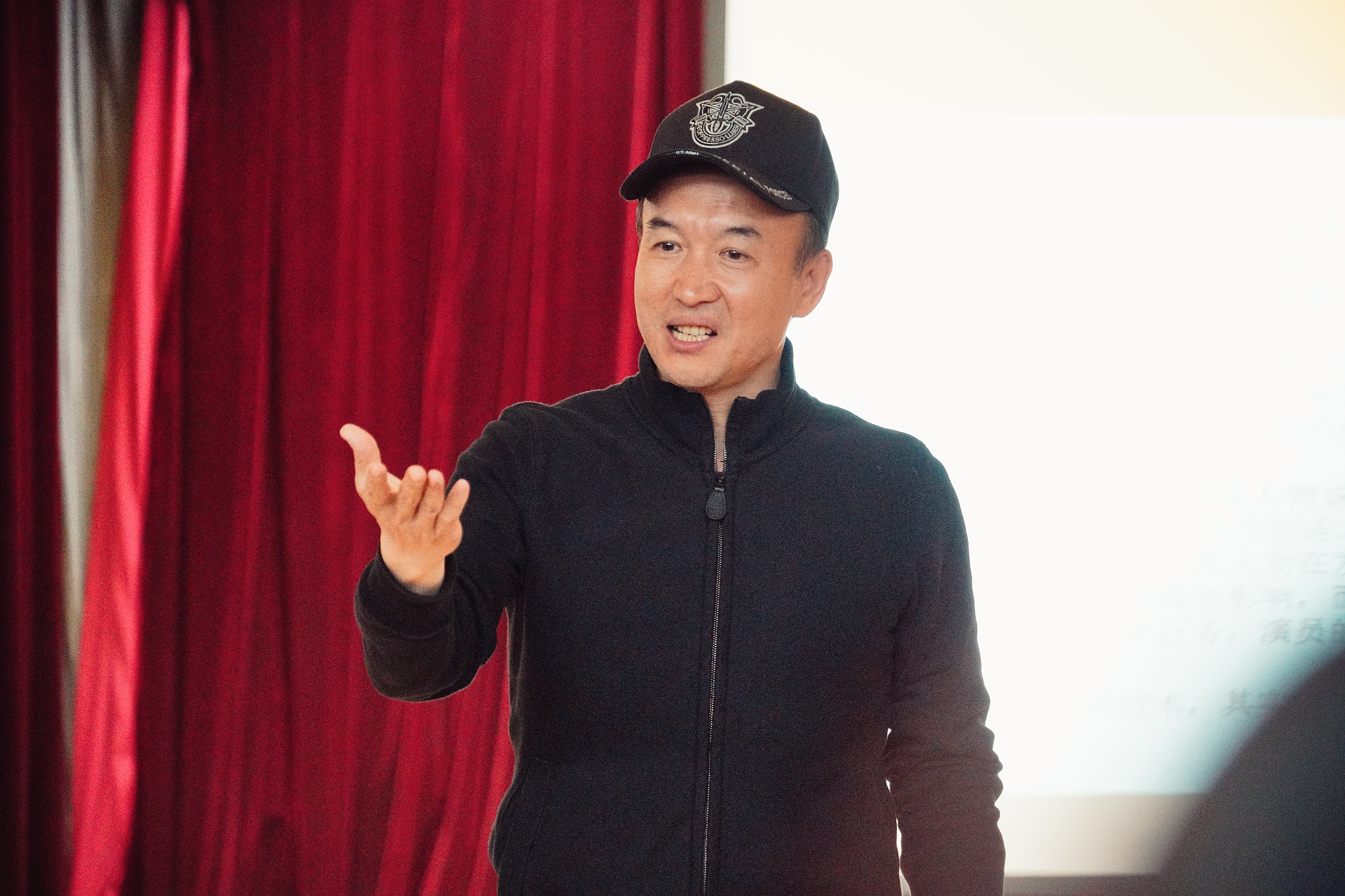 北京电影学院副教授_电影学院教师_电影学院表演系教授