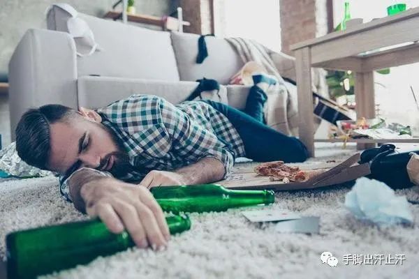 出虚汗是怎么回事_回事出虚汗是什么病_出虚汗是病吗