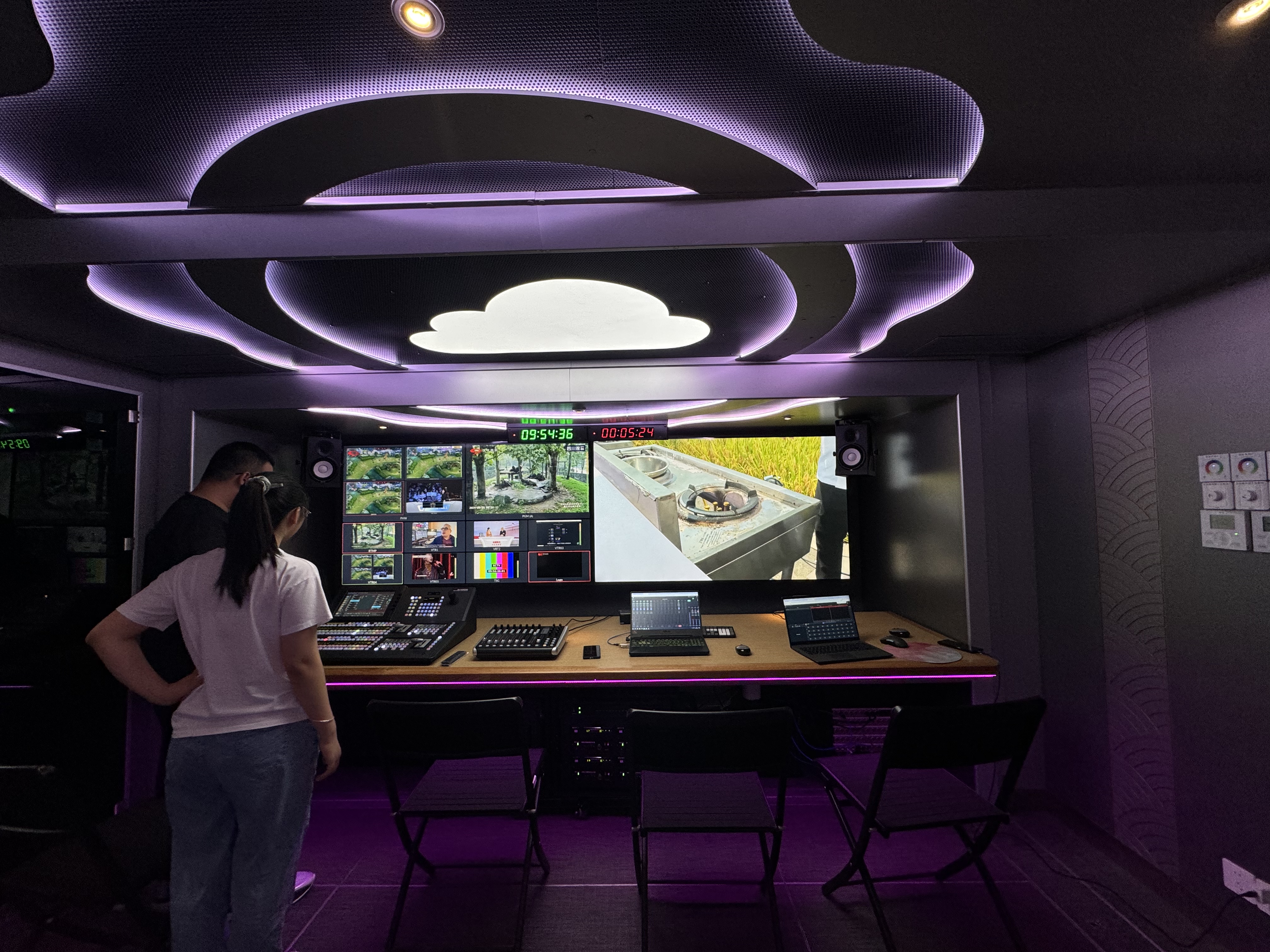 讯道直播机_讯道直播百度百科_cctv讯道直播间