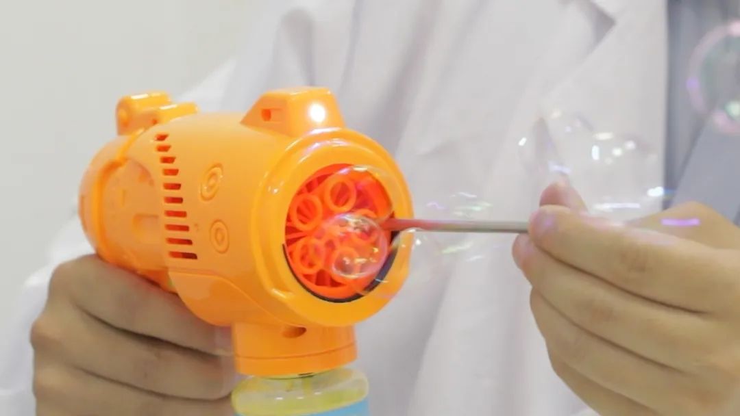泡泡机的使用方法视频_泡泡机_泡泡机的泡泡水怎么做