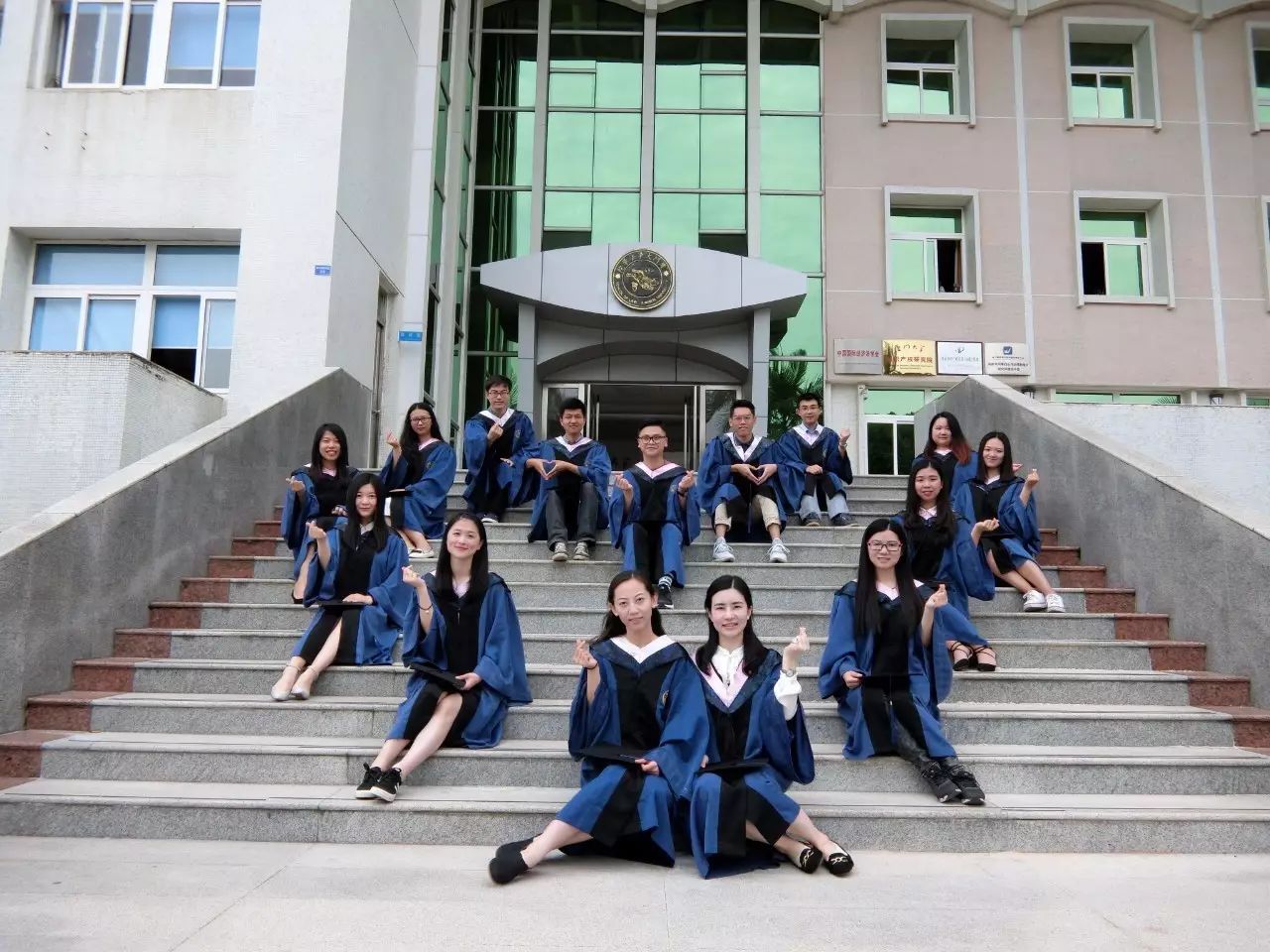 厦门大学毕业_厦门本科毕业生_厦门毕业生