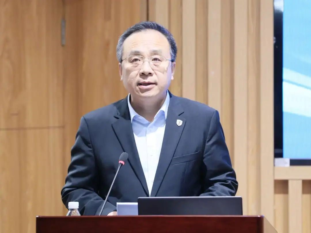 北京外国语学院教授_北京外国语大学副教授_外国语学院教授