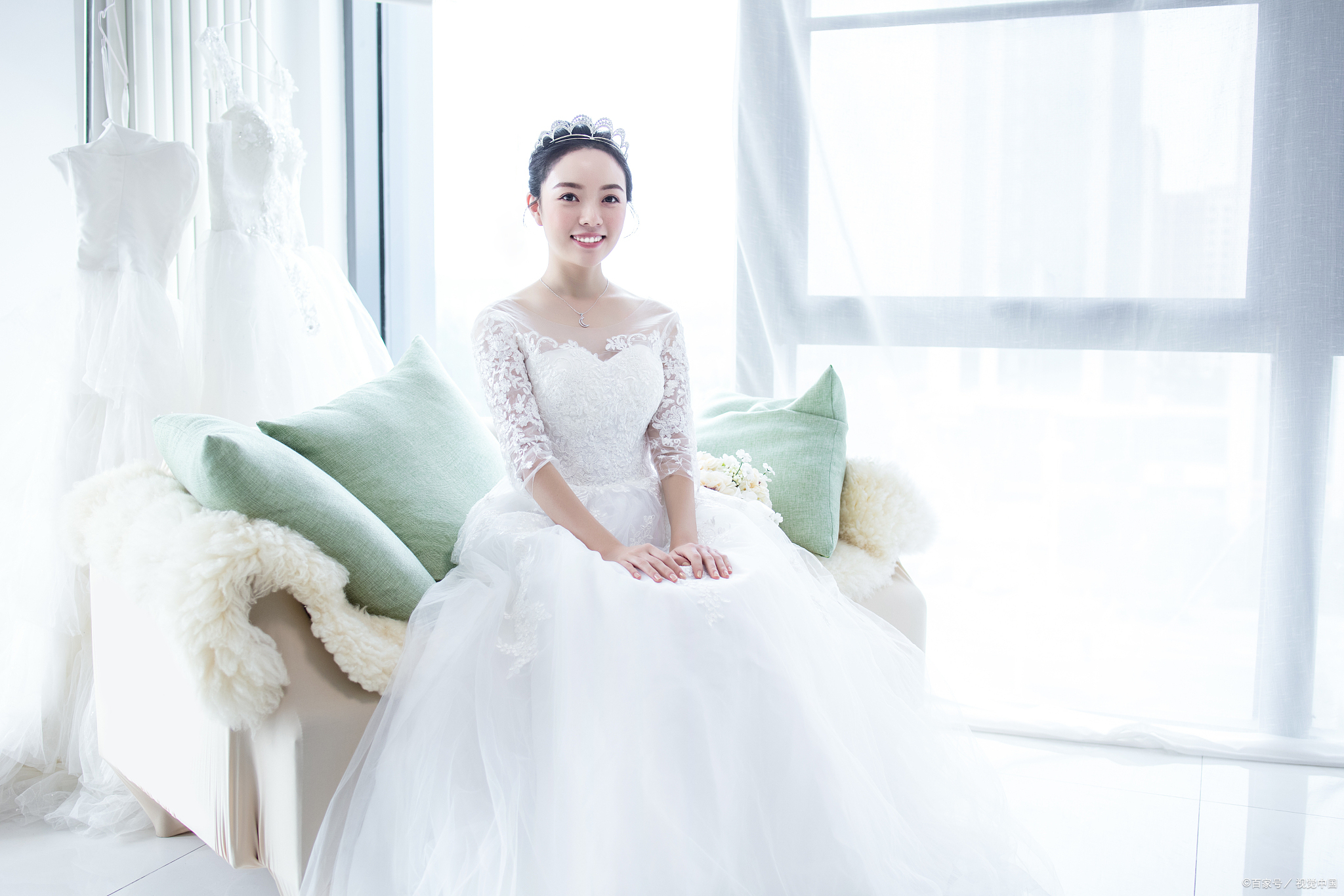 轻婚纱_婚纱轻纱照片_婚纱轻纱是哪一种