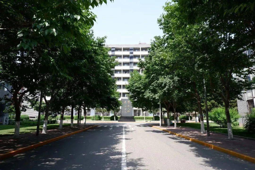 北京师范毕业好找工作吗_北京师大毕业出路_毕业于北京师范大学