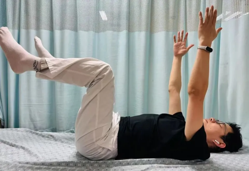“久坐族”如何护腰？中医有招，假期练起来__“久坐族”如何护腰？中医有招，假期练起来
