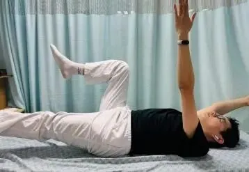 “久坐族”如何护腰？中医有招，假期练起来__“久坐族”如何护腰？中医有招，假期练起来