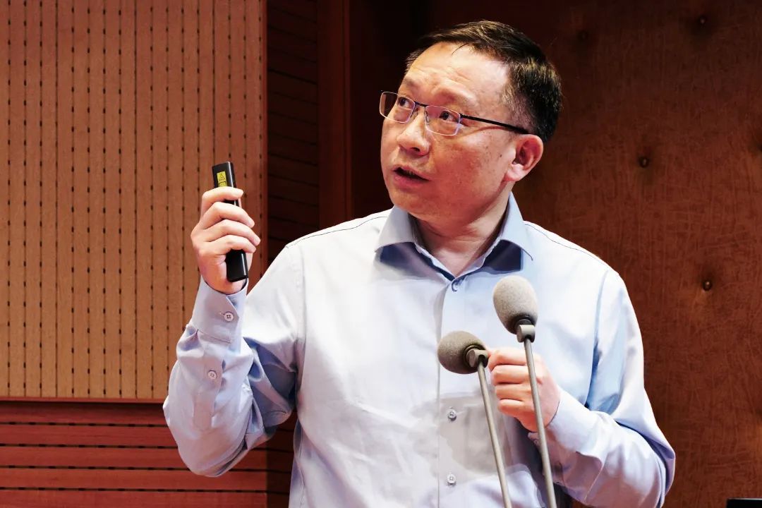 北京外国语大学副教授_外国语学院教授_北京语言大学副教授工资