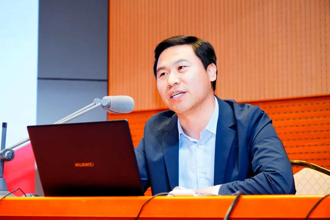 北京外国语大学副教授_外国语学院教授_北京语言大学副教授工资