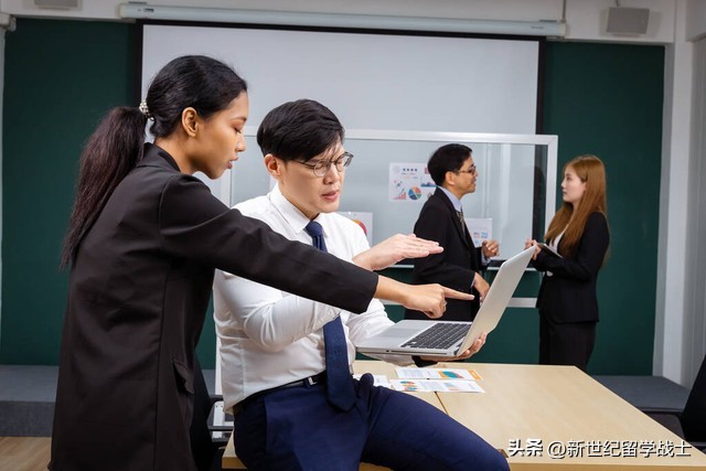 港中深_港中深大学学费一年多少_港中深金融学费
