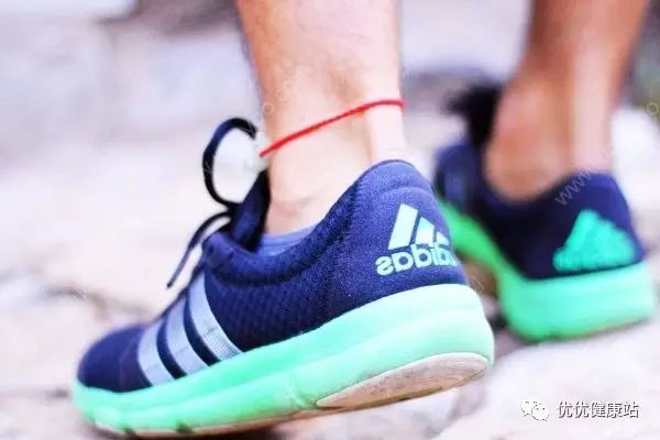 手心出汗肾虚_手出虚汗原因_手脚出汗原因