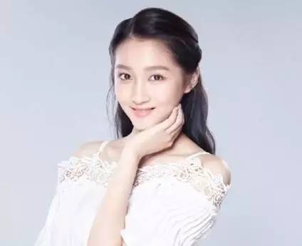 北京电影学院校友_关晓彤宿舍室友颜值_北京电影学院新生关晓彤