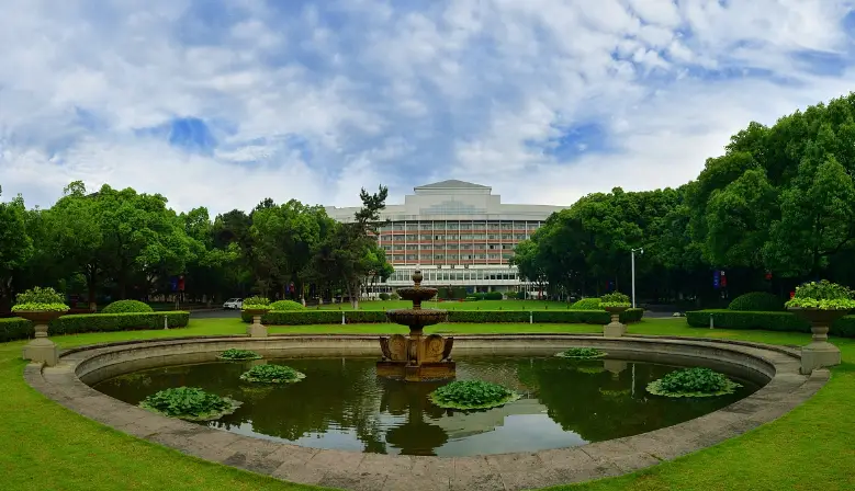 上海交通大学毕业_上海交通大学升学率排名_上海交通大学2023届毕业生就业情况