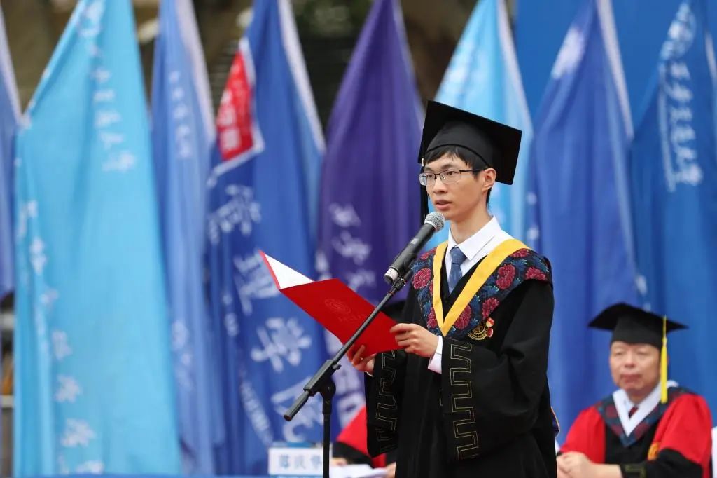 西安交通大学毕业_西安交通大学2022届本科生毕业典礼_西安交大优秀毕业生表彰