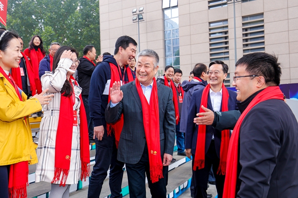 北航建校72周年庆祝活动_北京航空航天大学校友返校大会_北京航空航天大学校友