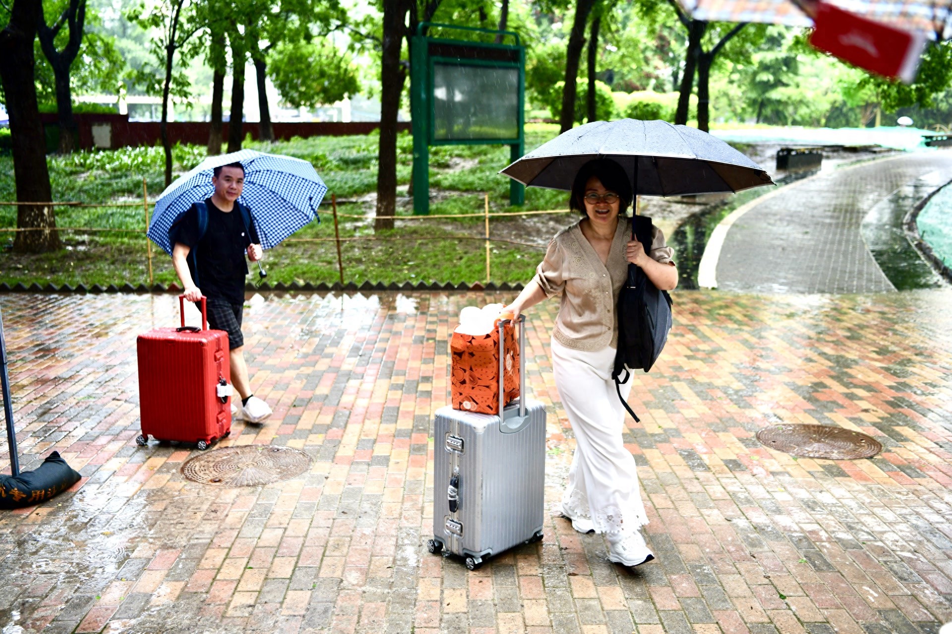 父子高考同校录取_北京航空航天大学学生_北京航空航天大学新生入学
