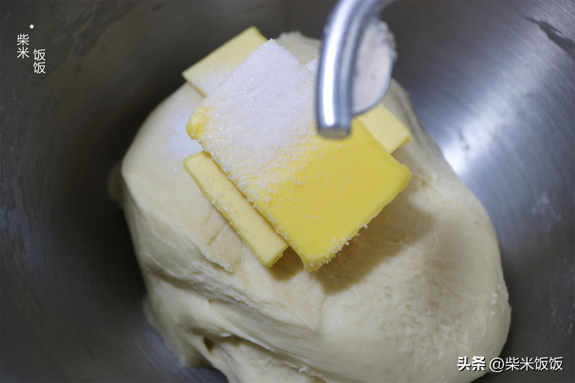 吐司面包早餐做法_牛奶吐司食谱_早餐机烤哪种面包