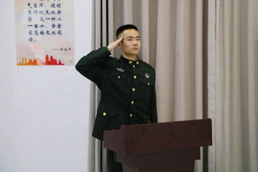 北京交通大学学生_北京交通大学退役大学生士兵_北交大优秀退役士兵故事