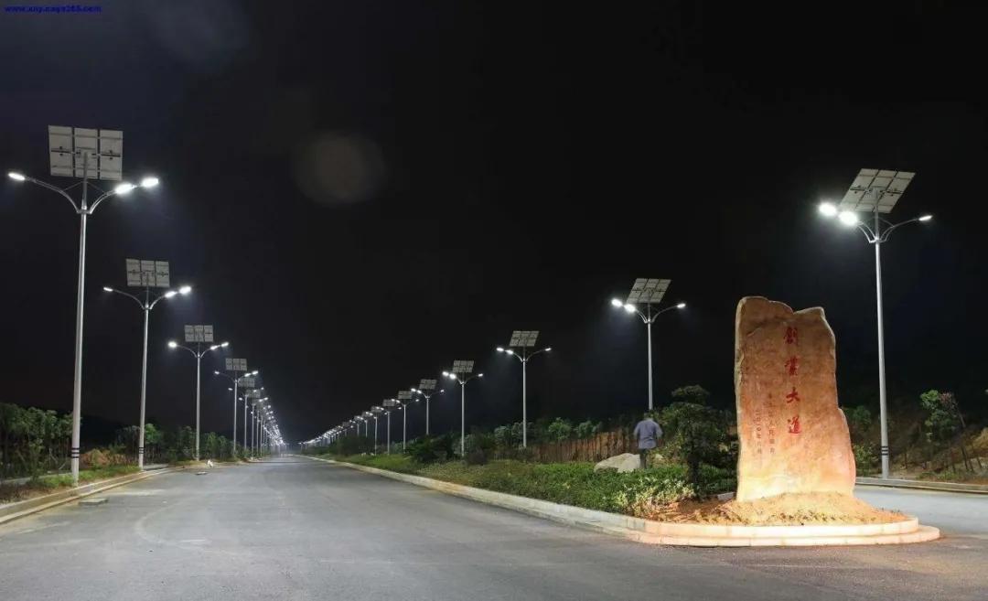 路灯安装过程_大路灯怎么安装_路灯安装大门右侧怎么装