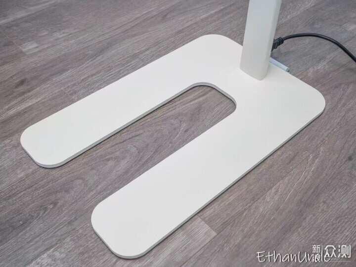 爱果乐灵动光大路灯_大路灯护眼照明_大路灯体验