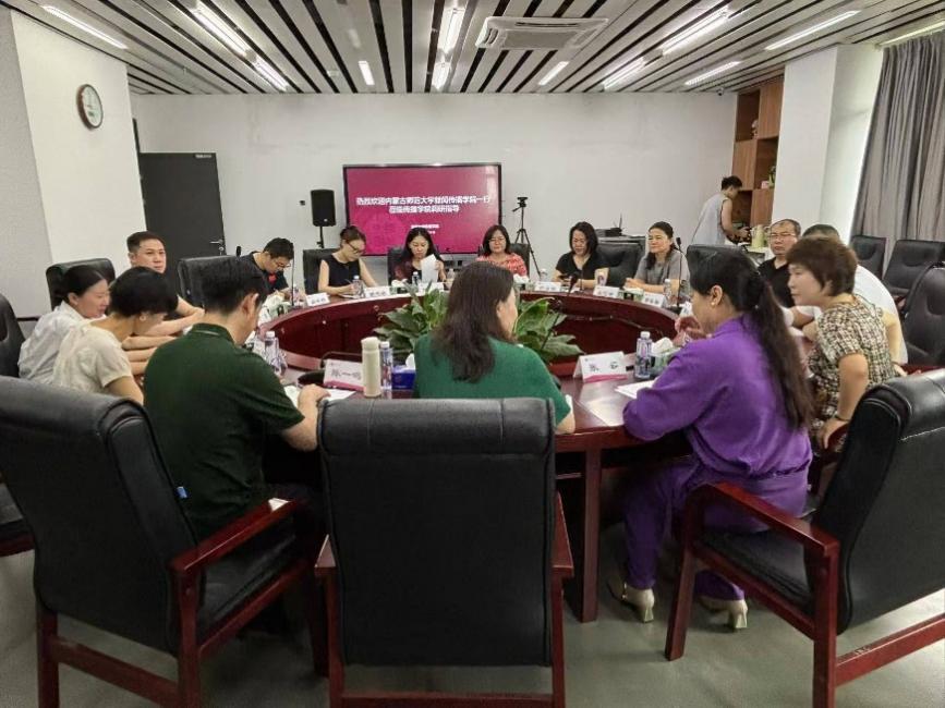 新闻传播学当老师本科专业必须和研究生专业一样吗_深圳大学传播学院专硕培养模式_内蒙古师范大学新闻与传播学院来访深圳大学传播学院