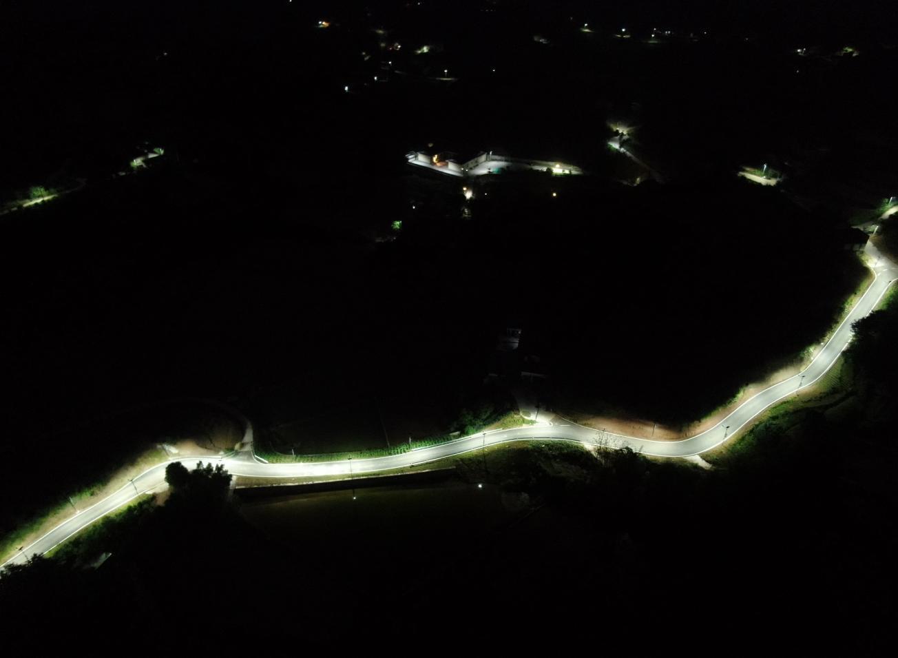 大路灯如何安装_路灯安装大门视频教程图片_路灯安装大样图