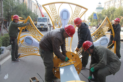 路灯安装大门右侧怎么装_路灯安装大门东好不好_大路灯安装