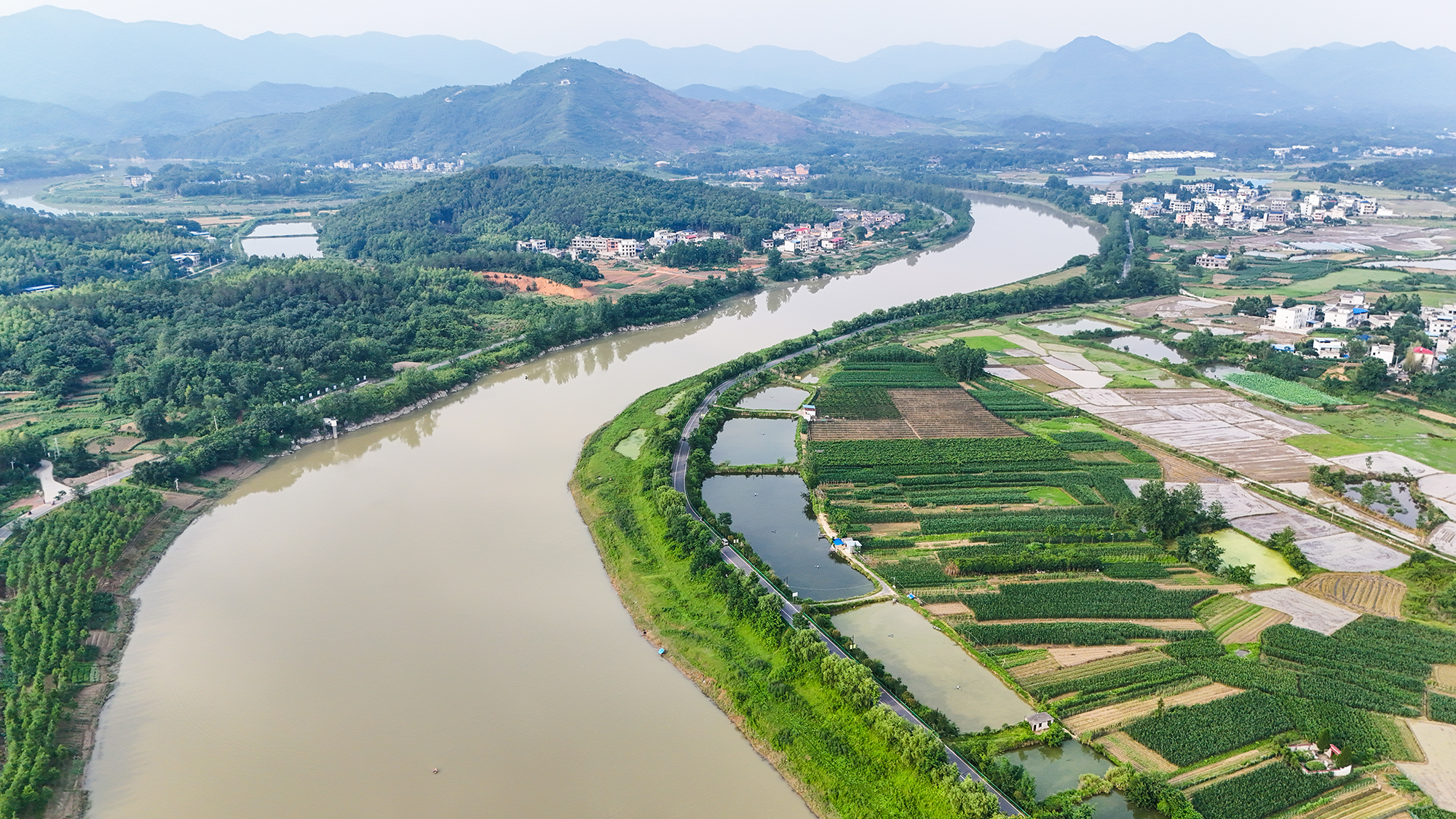 路灯实拍_路灯场景_大路灯体验
