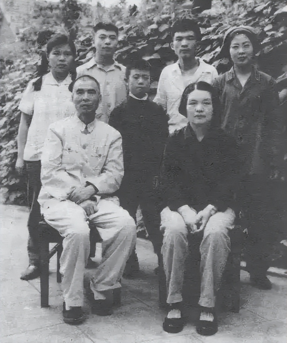 北京师范大学毕业_北京师范毕业能当什么老师_北京市师范生毕业怎么分配