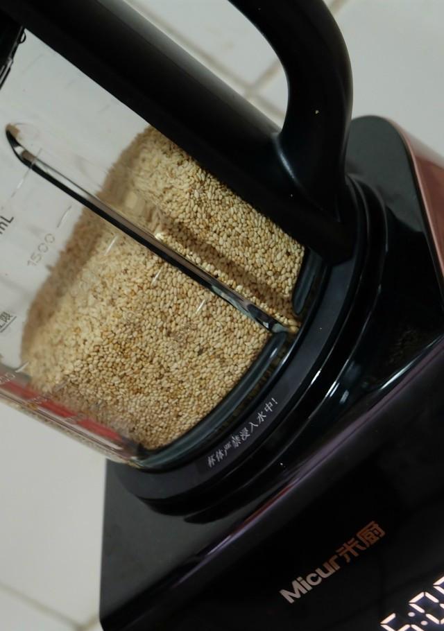 自制芝麻酱教程_纯正芝麻酱制作方法_芝麻酱 破壁机