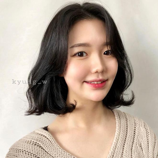 中短发脸型适配_中短发自己卷发棒视频_中短发时尚造型