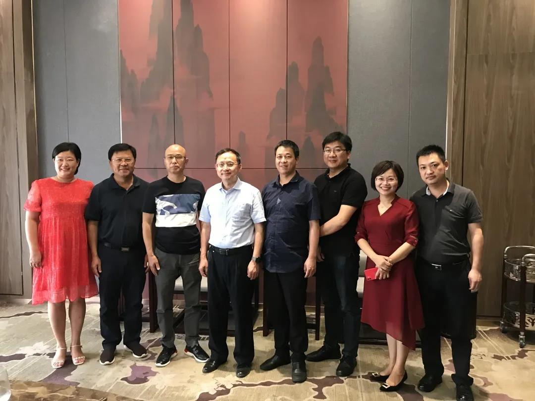 海南大学校友座谈会_厦门校友回访母校_厦门大学校友