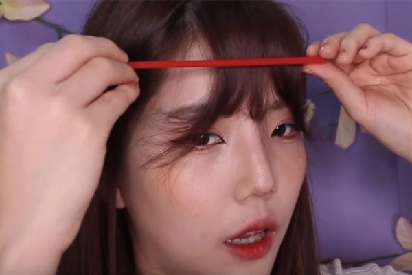 卷发棒怎么卷空气刘海视频_韩式空气刘海卷发方法_办公室空气刘海急救法