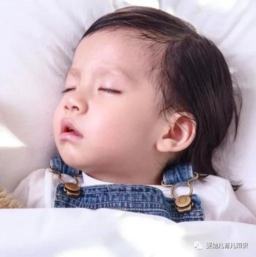 宝宝身上出虚汗怎么办_生理性多汗_宝宝睡觉出汗多原因