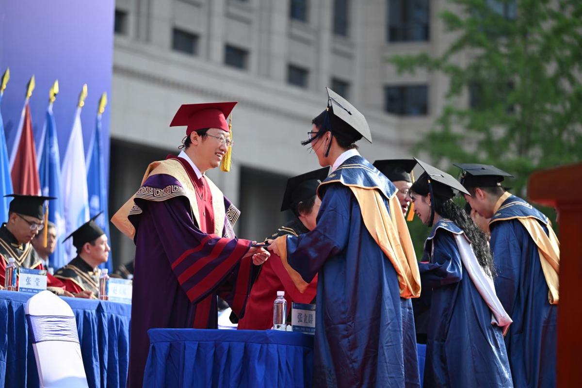 西安交通大学毕业_西安交通大学2025年研究生毕业典礼_西安交通大学优秀毕业生表彰