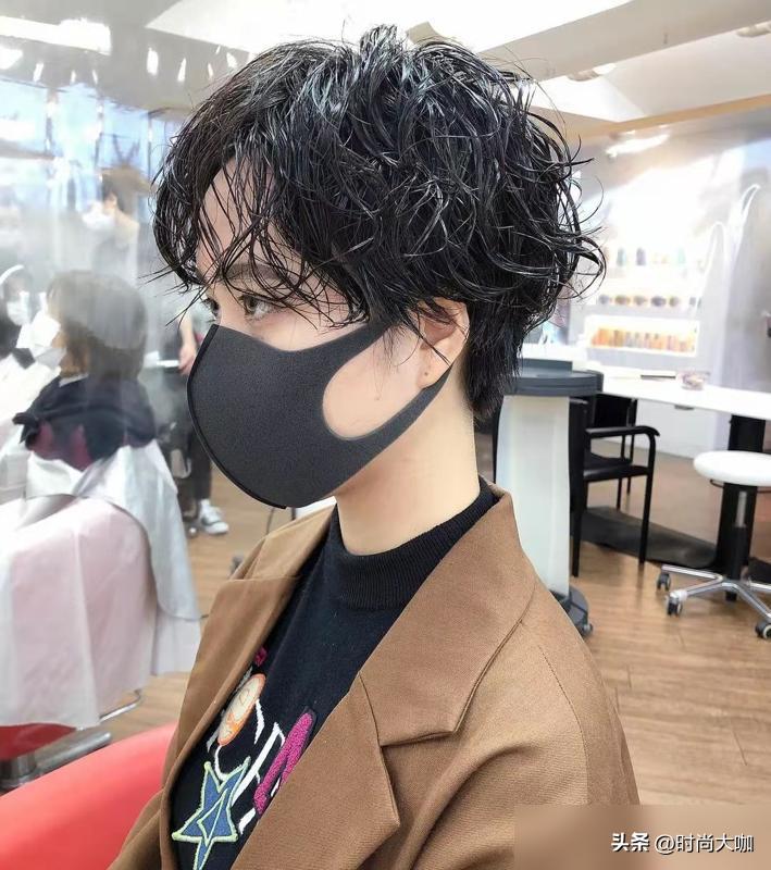 不同年龄烫发技巧_卷发棒烫发教程_免打理烫发类型