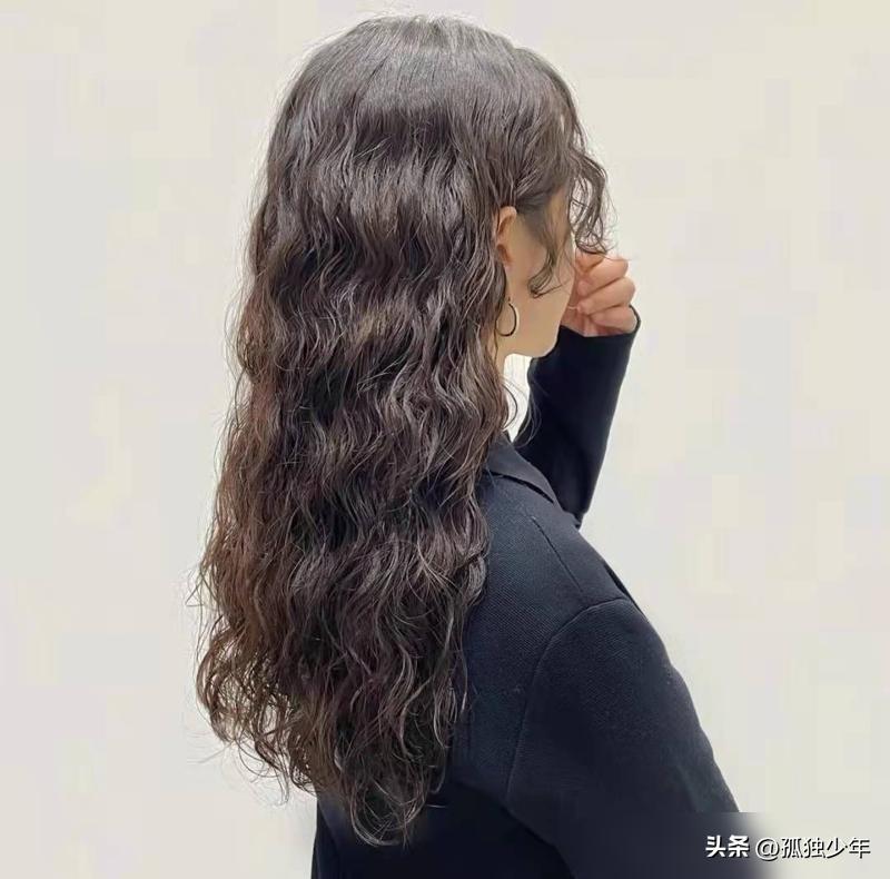 真烫发vs伪烫发_卷发棒烫发教程_烫发前后注意事项
